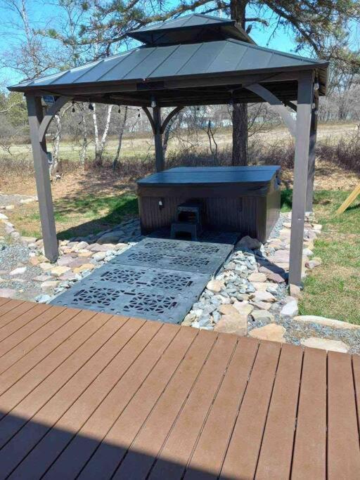 Quiet Private House W Hot Tub/Fire Pit/Games Βίλα Blakeslee Εξωτερικό φωτογραφία